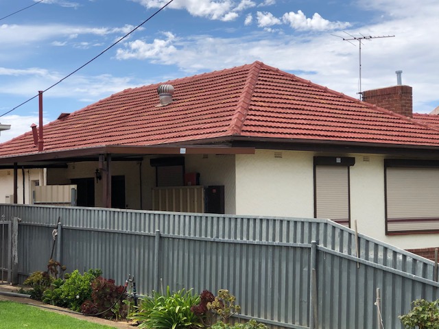 Roof repairs in Victor Harbour - tile and flashing repair